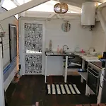Sea Caravan/camper On The * كيتن