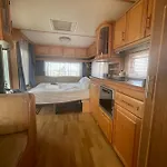 Sea Caravan/camper On The كيتن
