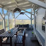مكان تخييم Sea Caravan/camper On The *