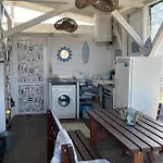 Sea Caravan/camper On The كيتن
