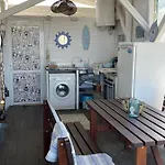 مكان تخييم Sea Caravan/camper On The كيتن