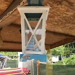 مكان تخييم Sea Caravan/camper On The *