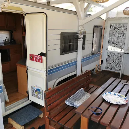 مكان تخييم Sea Caravan/camper On The *