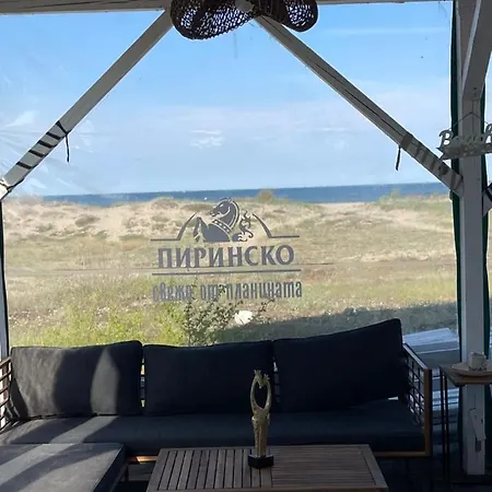 Sea Caravan/camper On The Camping Kiten (Burgas)