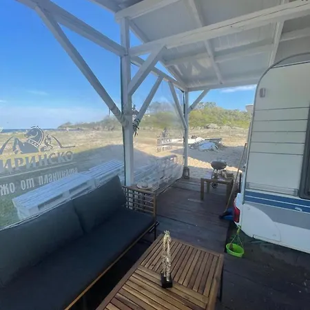 Sea Caravan/camper On The Campingplatz *
