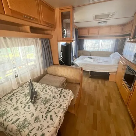 Sea Caravan/camper On The Campingplatz Kiten (Burgas)